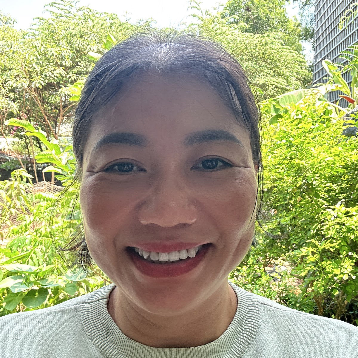Ms. Hoàng Thị Hồng Phi