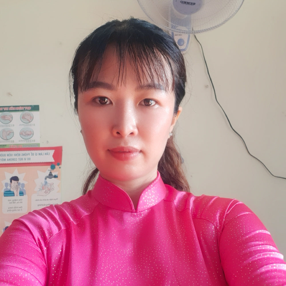 Ms. Lạc Tú Anh