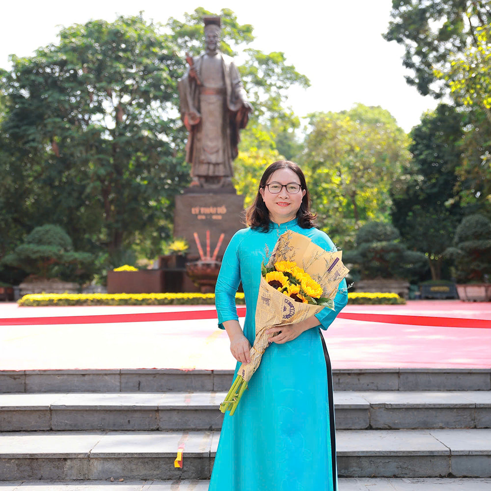 Ms. Nông Thị Việt Hà